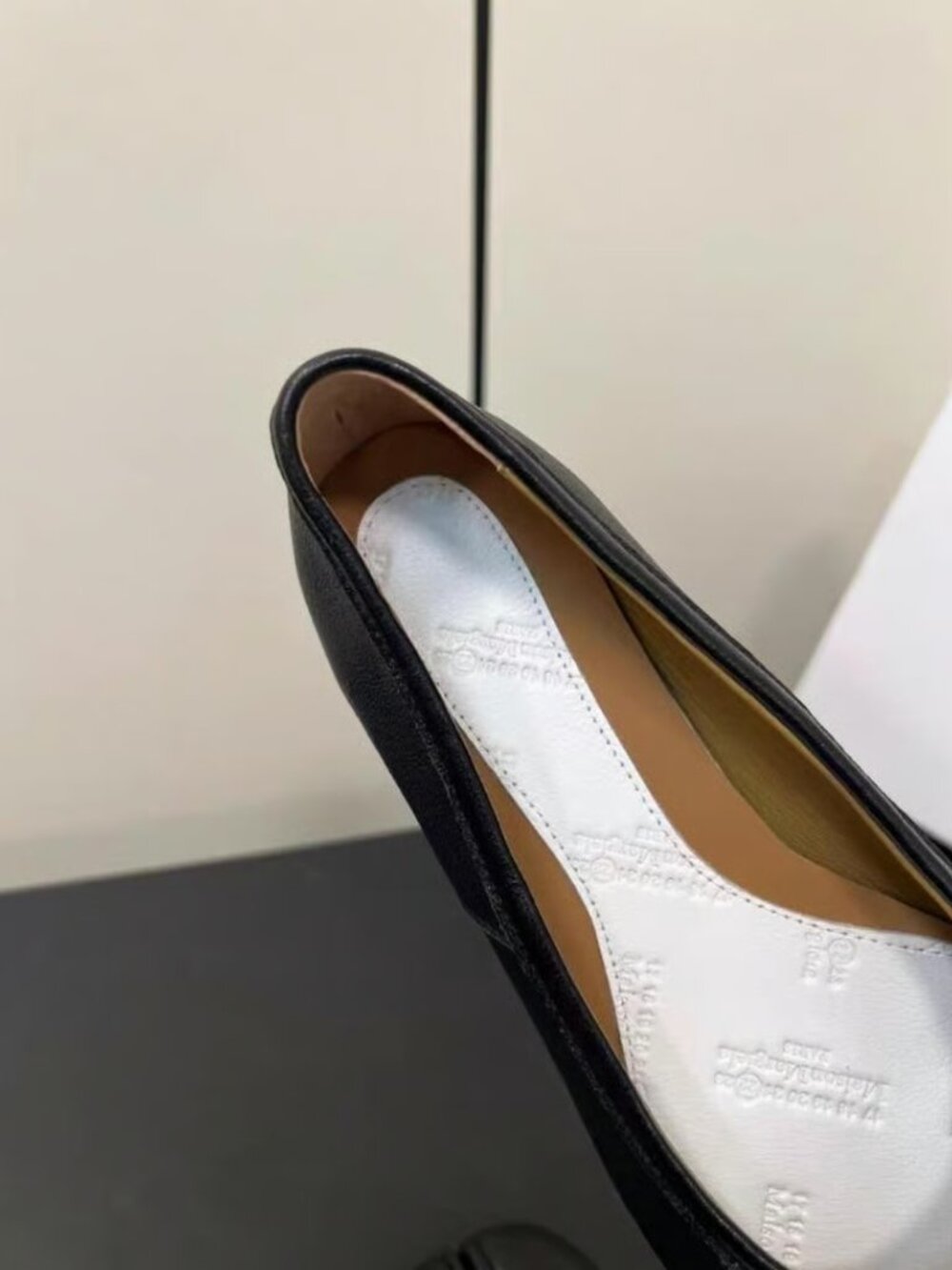 Maison Margiela Black Leather Tabi Loafers - With Original Box - Picture 7 of 9